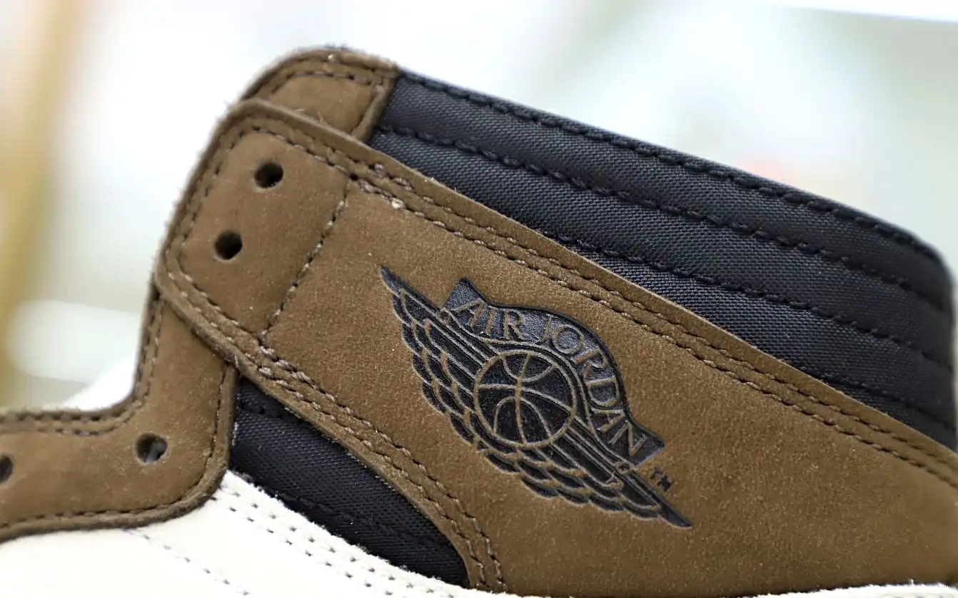 SCOTT 'MOCHA' HIGH 1 AIR OG RETRO JORDAN X TRAVIS 0424